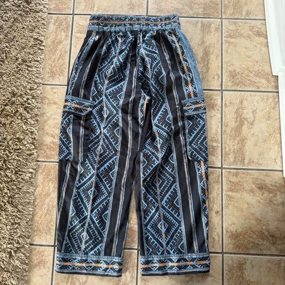 Free People Movement Light Weight Visionary Print Cargo Pants Size Small - Picture 4 of 11